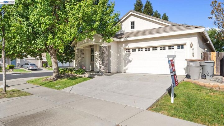 Property Photo: 3199 Maui St CA 95691