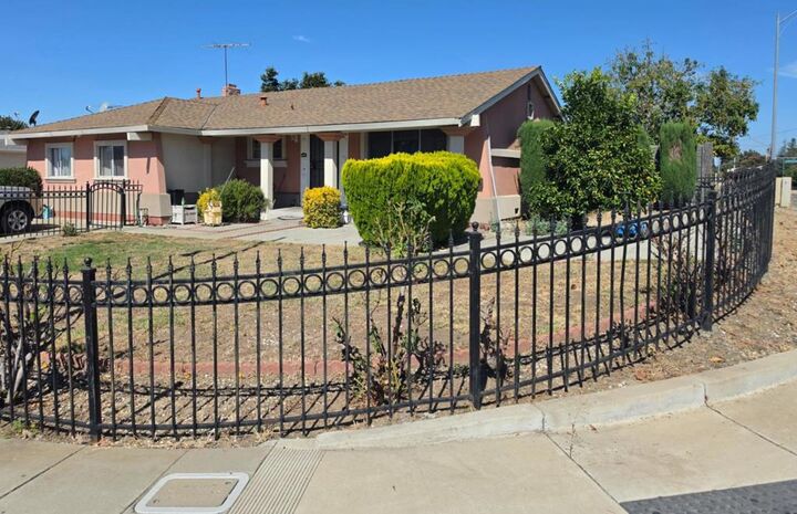 Property Photo:  2693 Olivestone Way  CA 95132 