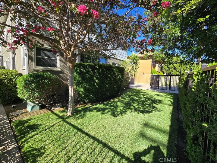 Property Photo:  10939 1/2 Moorpark  CA 91602 
