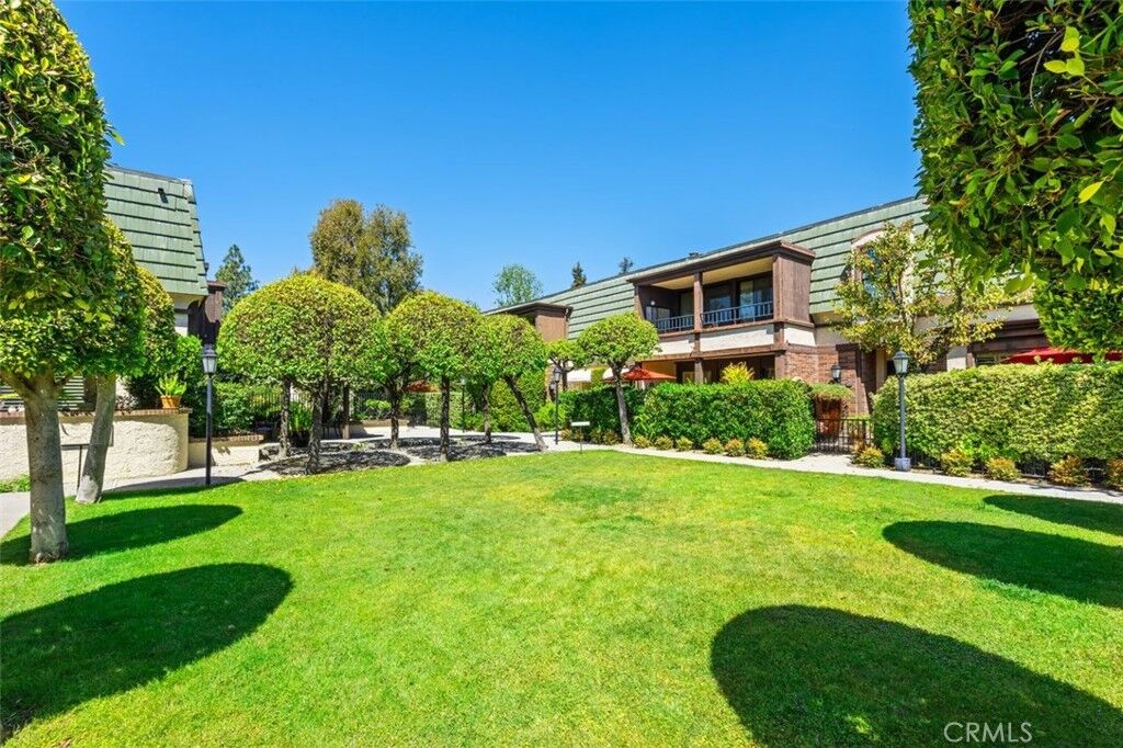 Property Photo:  885 S Orange Grove 2  CA 91105 