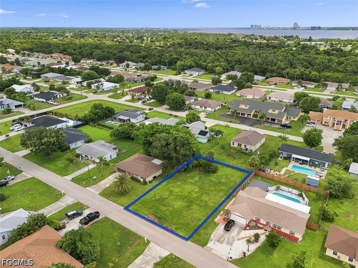 Property Photo: 1221 SE 23rd Avenue FL 33990