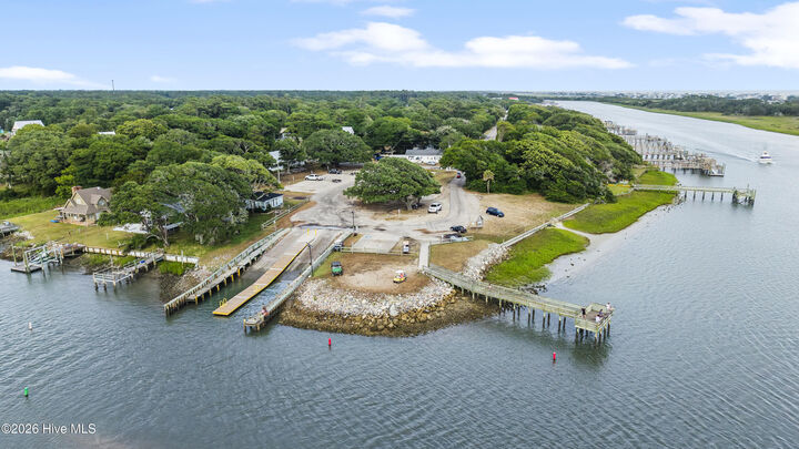 Property Photo: 605 Beachview Drive SE Lots 192 &Amp 193 NC 28422