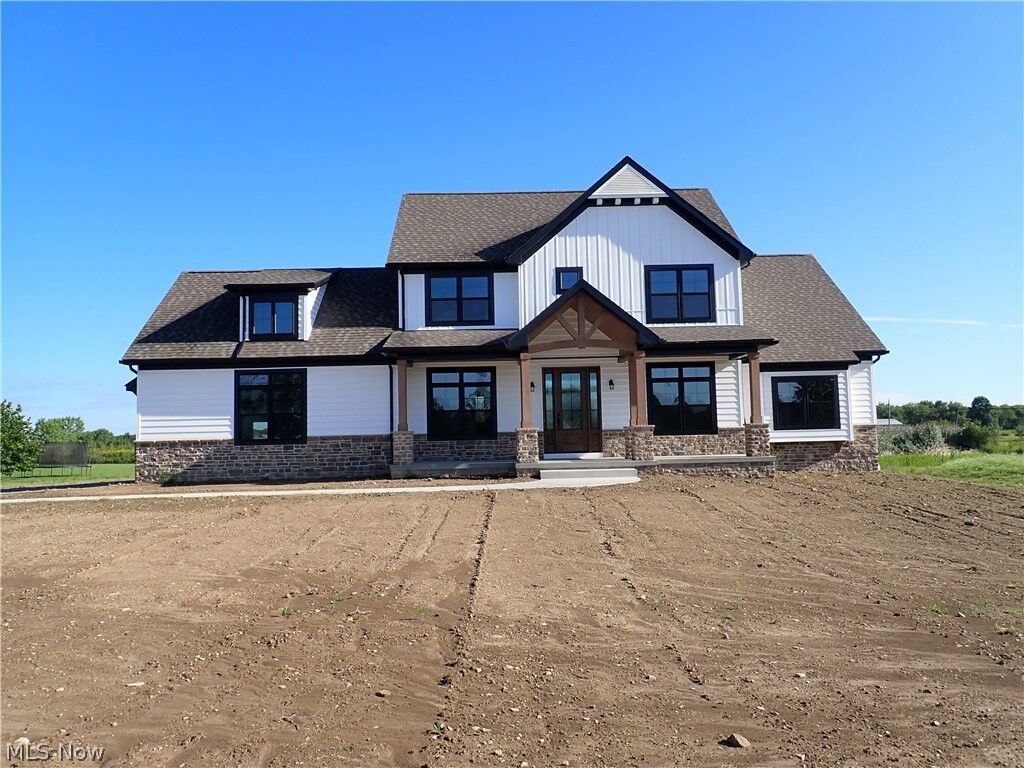 Property Photo: 3071 Meadow Creek Drive OH 44202