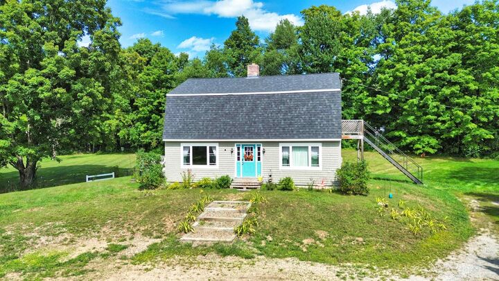 Property Photo:  7 Applecrest Lane  NH 03216 