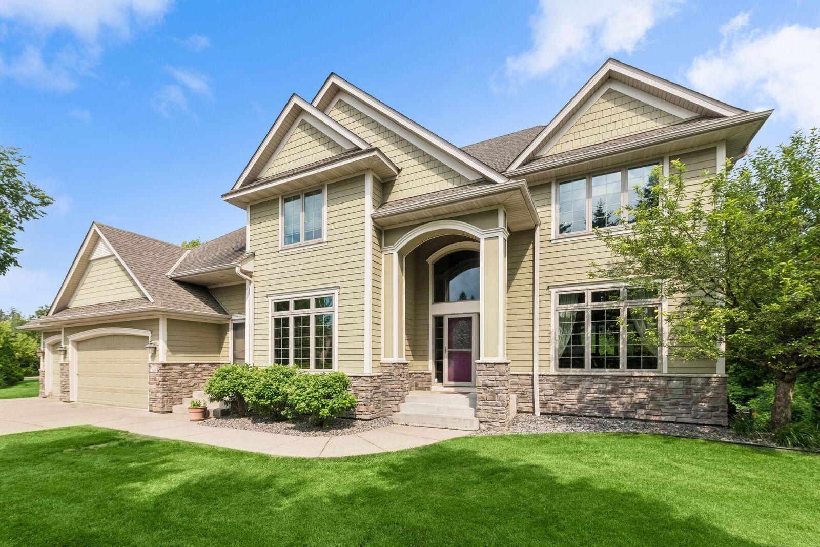Property Photo: 306 Wolf Pointe Trail MN 55356
