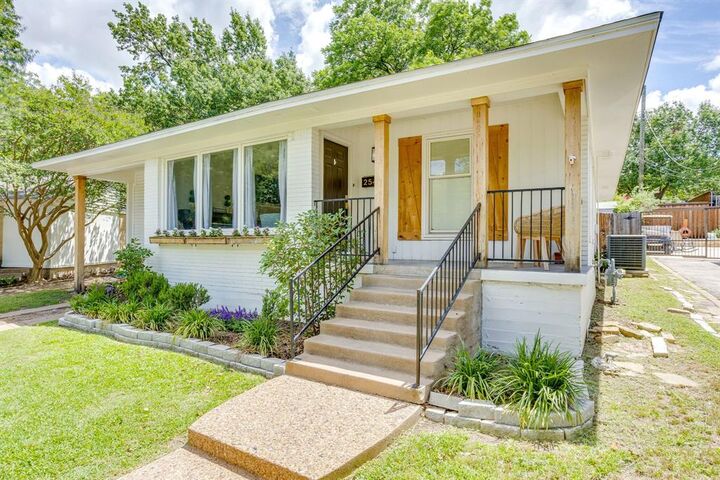 Property Photo: 2541 Walsh Court TX 76109