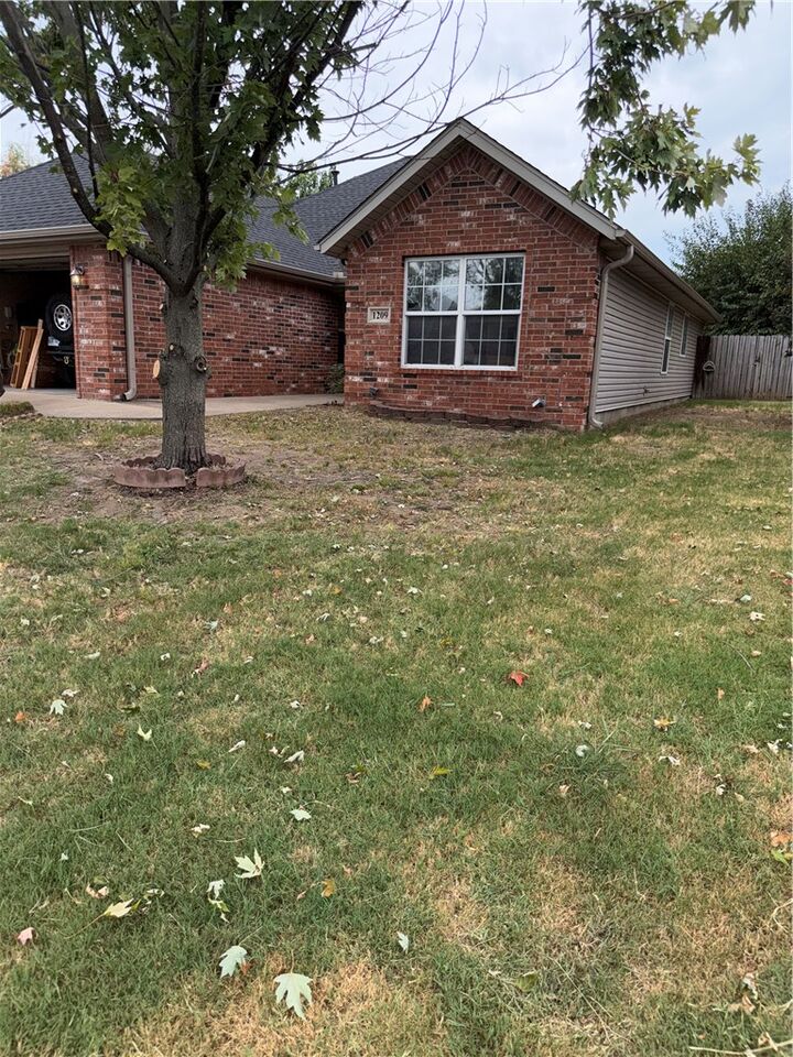Property Photo: 1209 E Freedom AR 72761