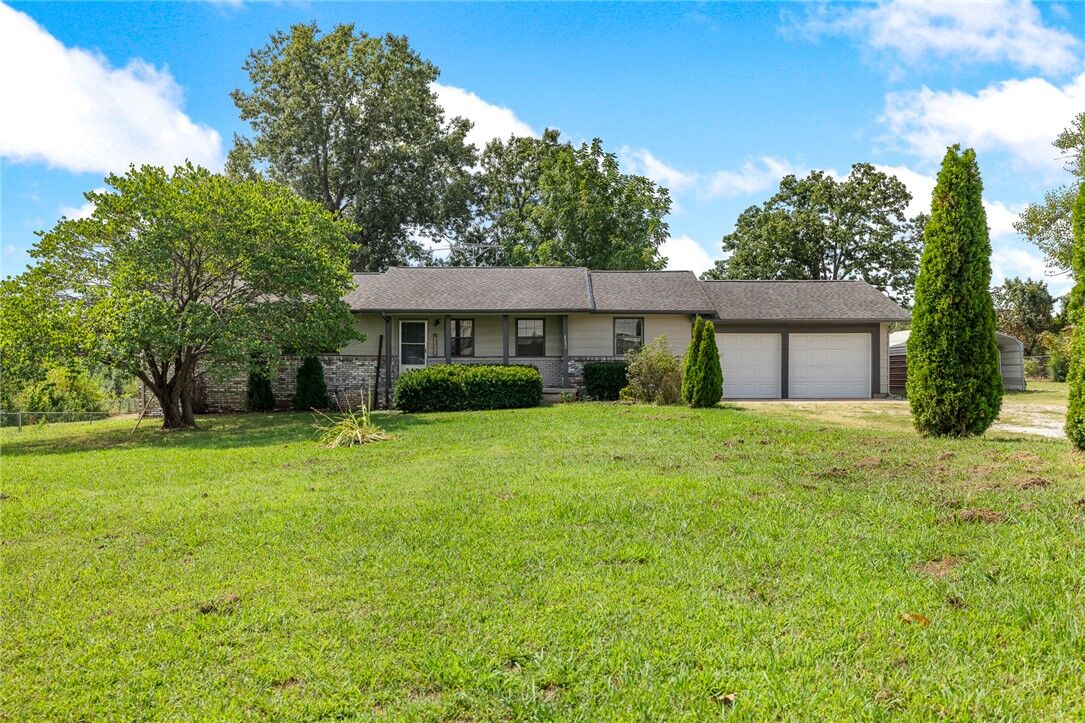 Property Photo: 2424 Rock Springs Road AR 72601