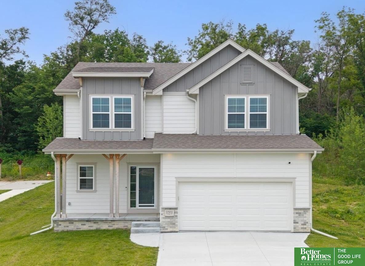 Property Photo: 17451 Tucker Street NE 68007