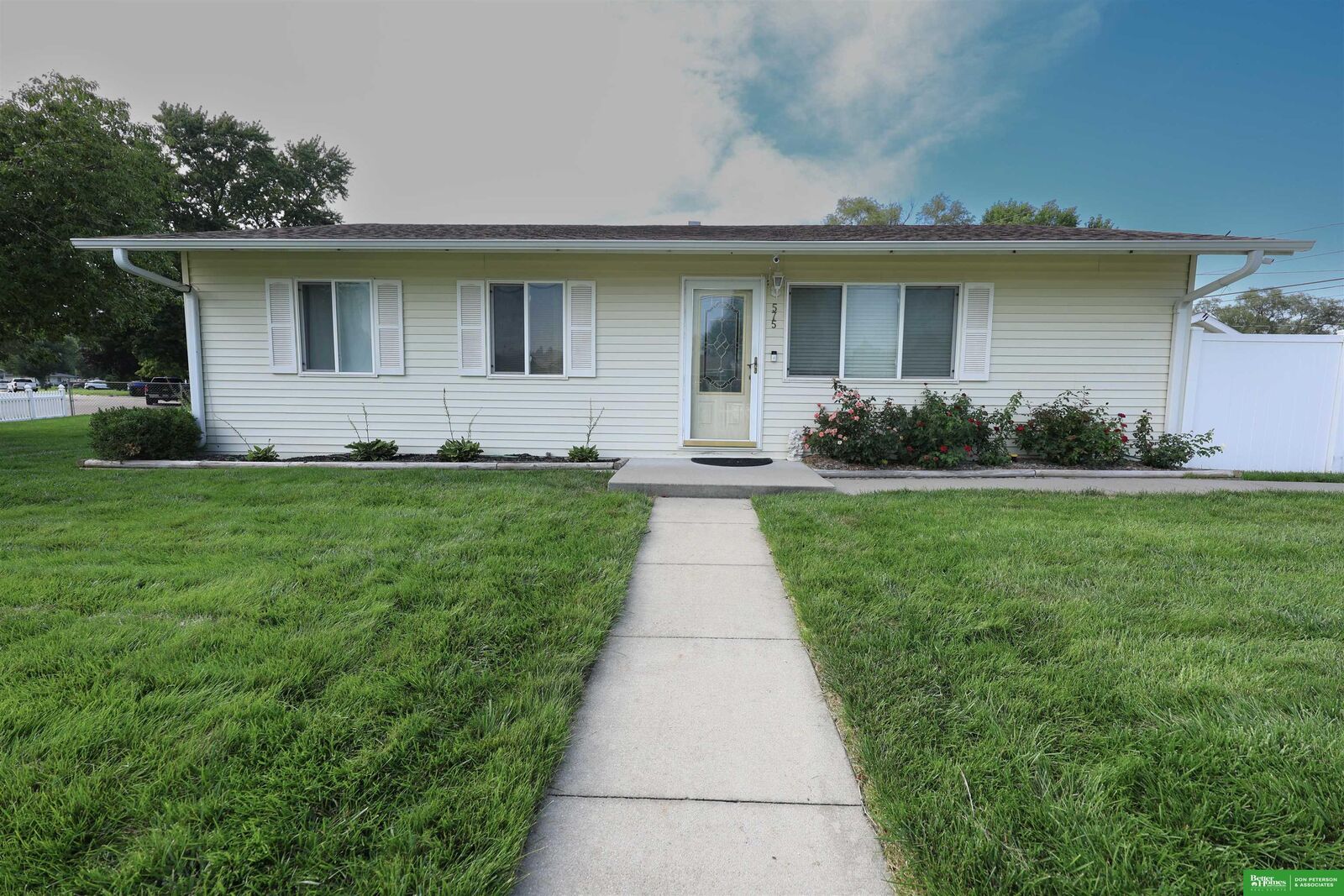 Property Photo:  575 Empire Avenue  NE 68025 