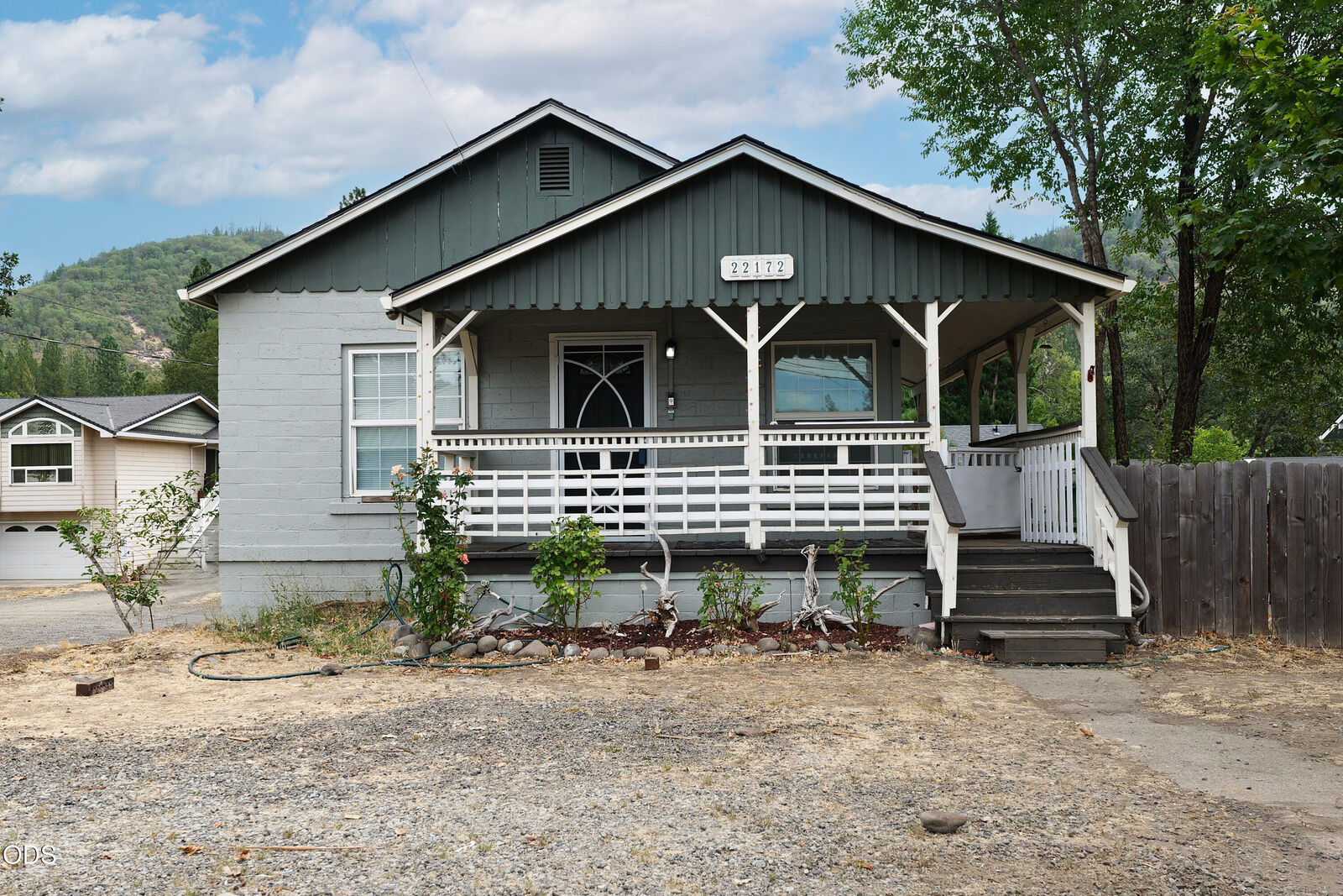 Property Photo: 22172 Highway 62 OR 97539