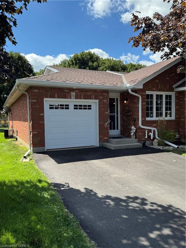 Photo de la propriété:  60 Whitlaw Way 16  ON N3L 4C3 