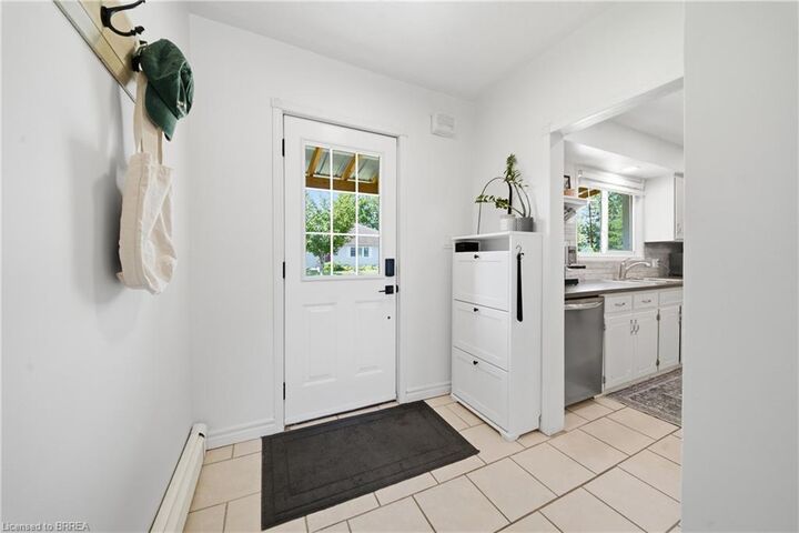 Property Photo:  33 Wood Street  ON N3R 2K7 