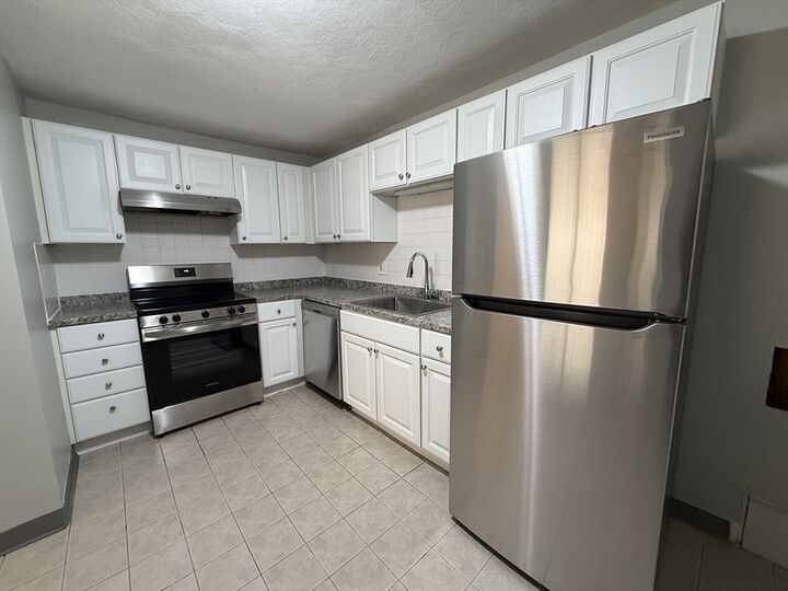 Property Photo:  32 Bradford Street 8  MA 01742 