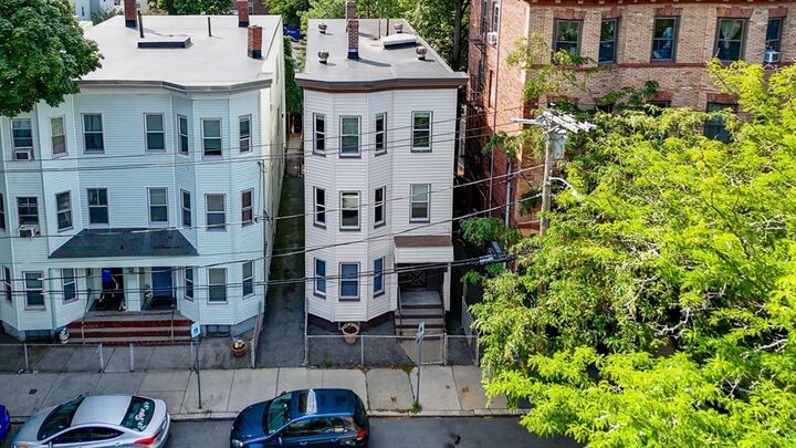 Property Photo:  98 Willow Street  MA 02141 