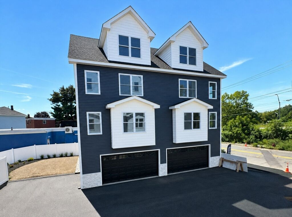 Property Photo:  562 Gorham Street 05  MA 01852 