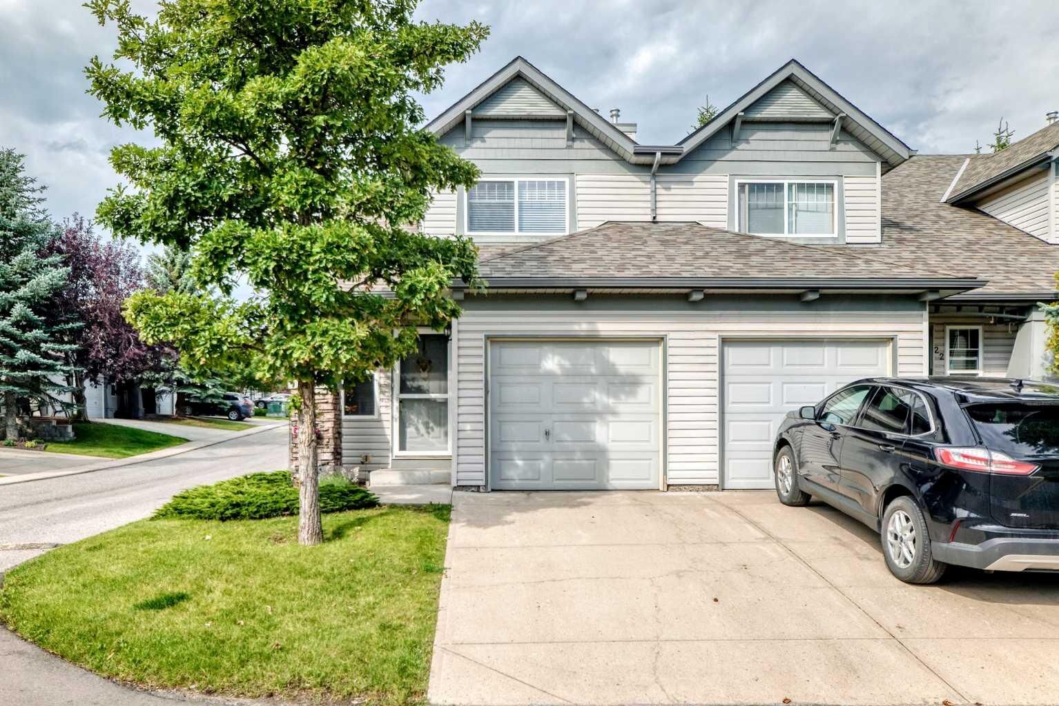 Property Photo:  20 Everstone Place SW  AB T2Y 4H9 