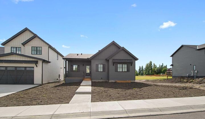 Property Photo: 325 Flare Avenue SW AB T0L 2A0