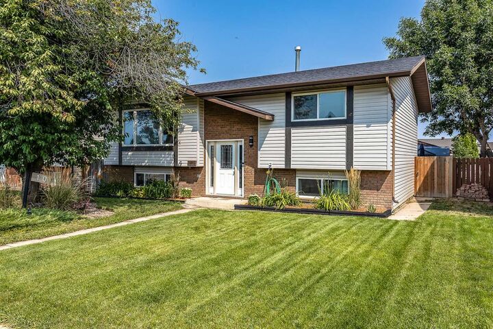 Property Photo: 10 Chow Avenue SE AB T1B 2T1