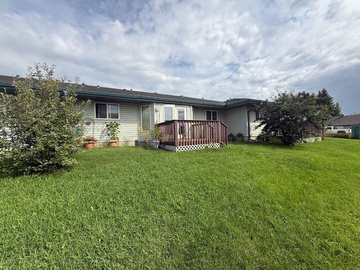 Property Photo: 5314 51 Street 6 AB T4S 1S6