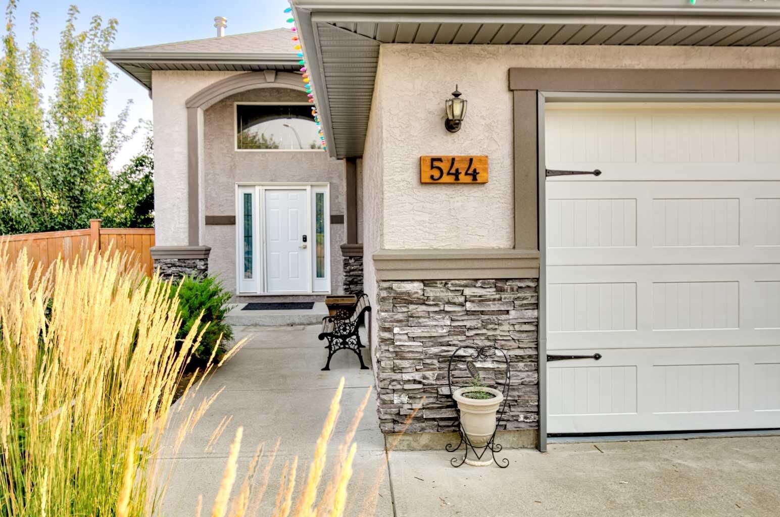 Property Photo:  544 Couleesprings Crescent S  AB T1K 5R3 