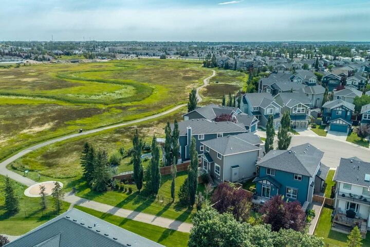 Property Photo:  125 Williamstown Green NW  AB T4B 0S9 