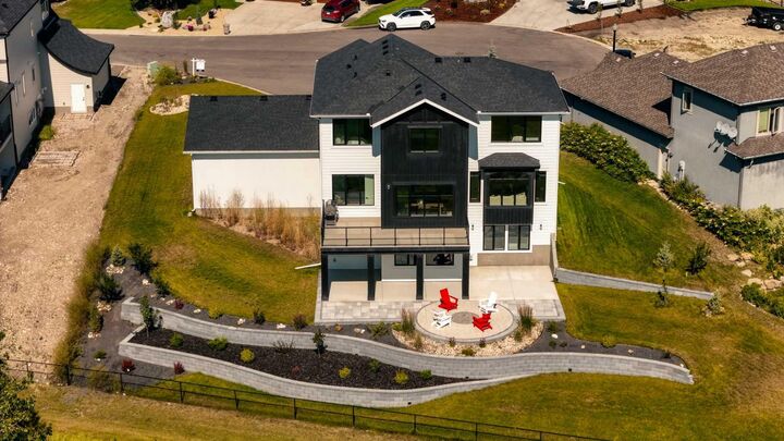 Property Photo: 35 Monterra Cove AB T4C 0G7