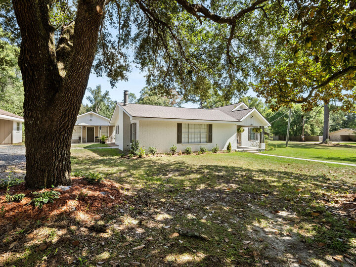 Property Photo:  172 Brookside  LA 70634 