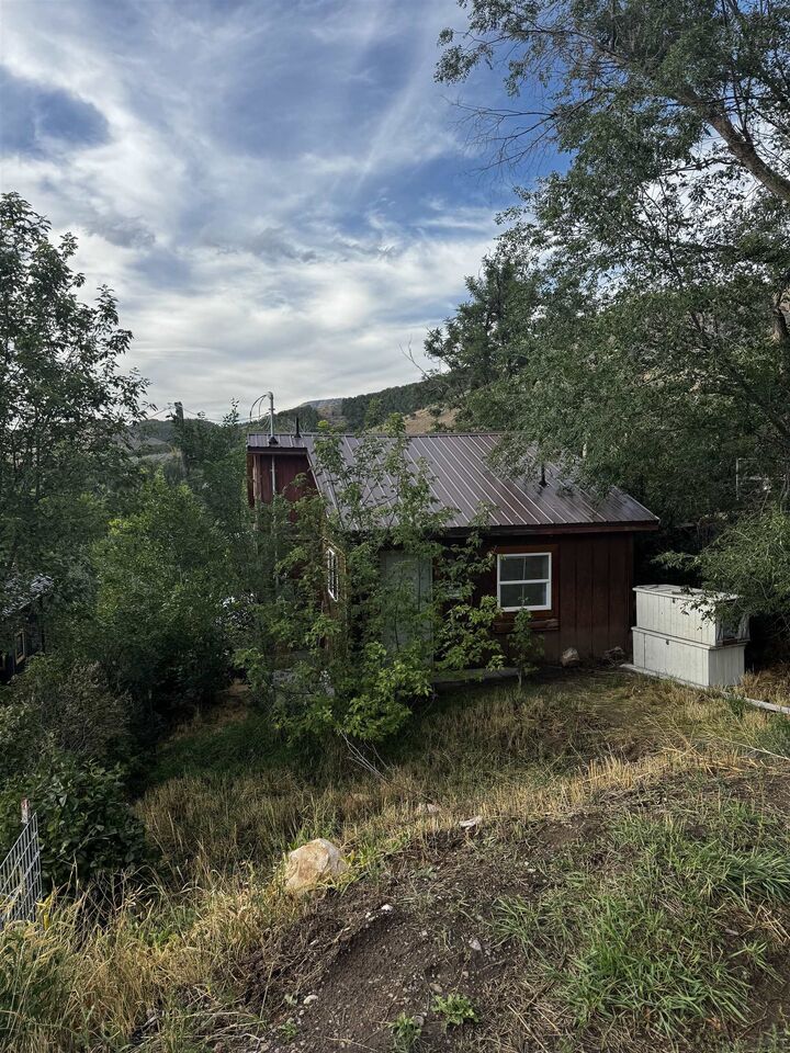Property Photo:  184 E Booth  ID 83246 
