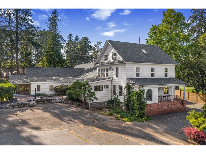 Property Photo:  1270 N Main Ave  WA 98672 