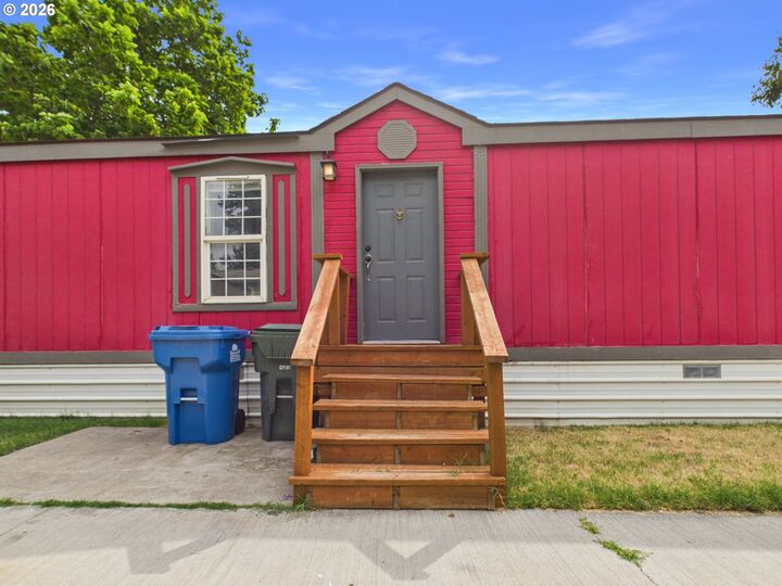Property Photo: 1800 NE 10th St OR 97838
