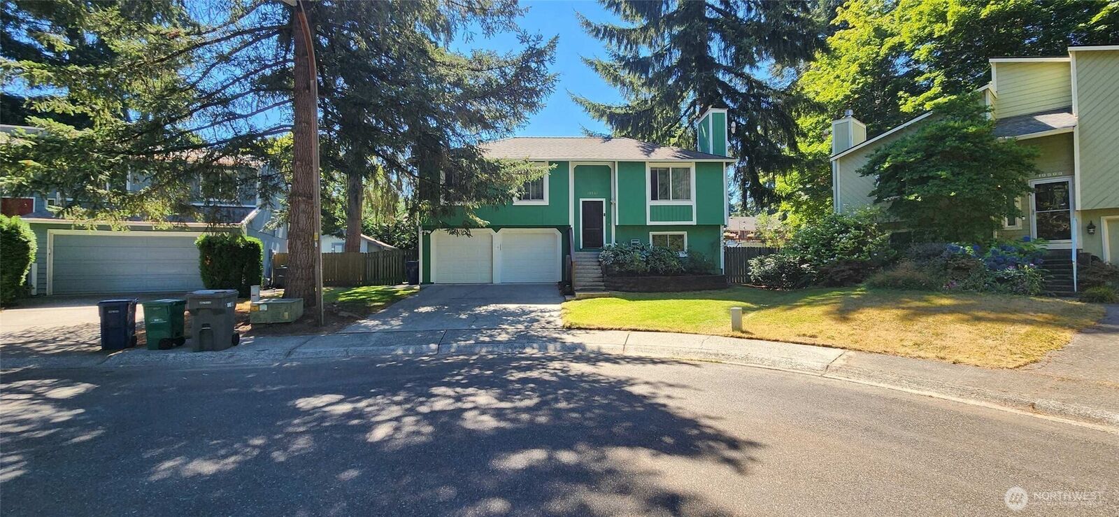 Property Photo: 10501 160th Court NE WA 98052