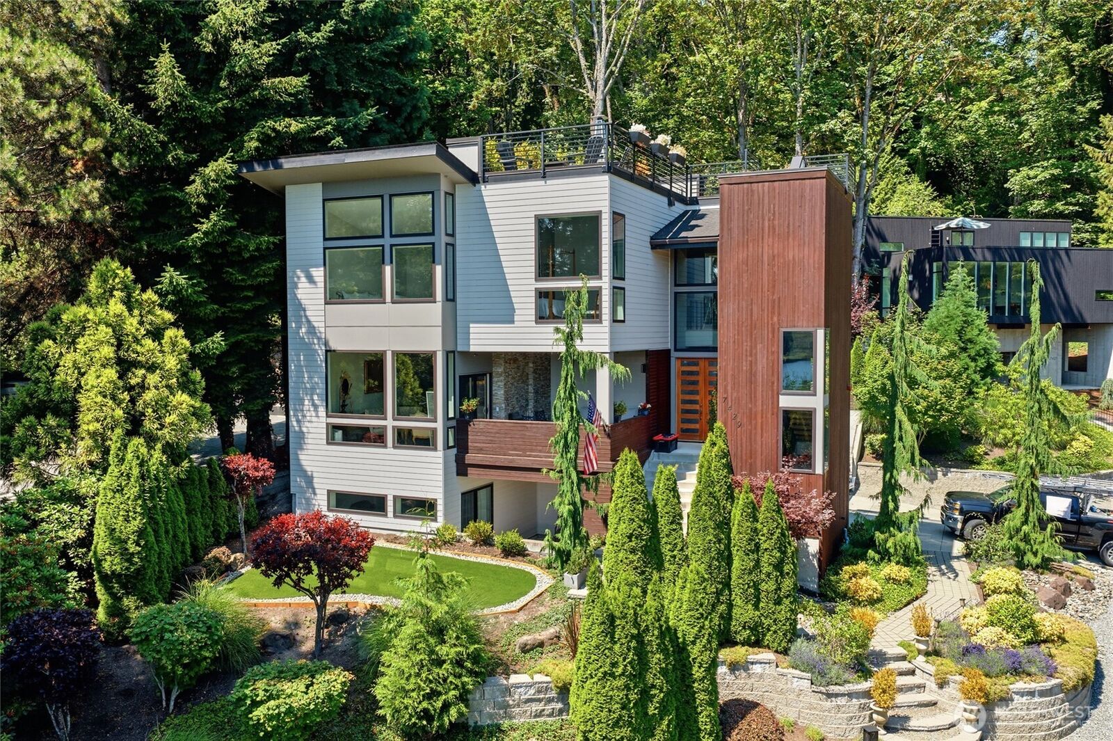 Property Photo:  7429 E Mercer Way  WA 98040 