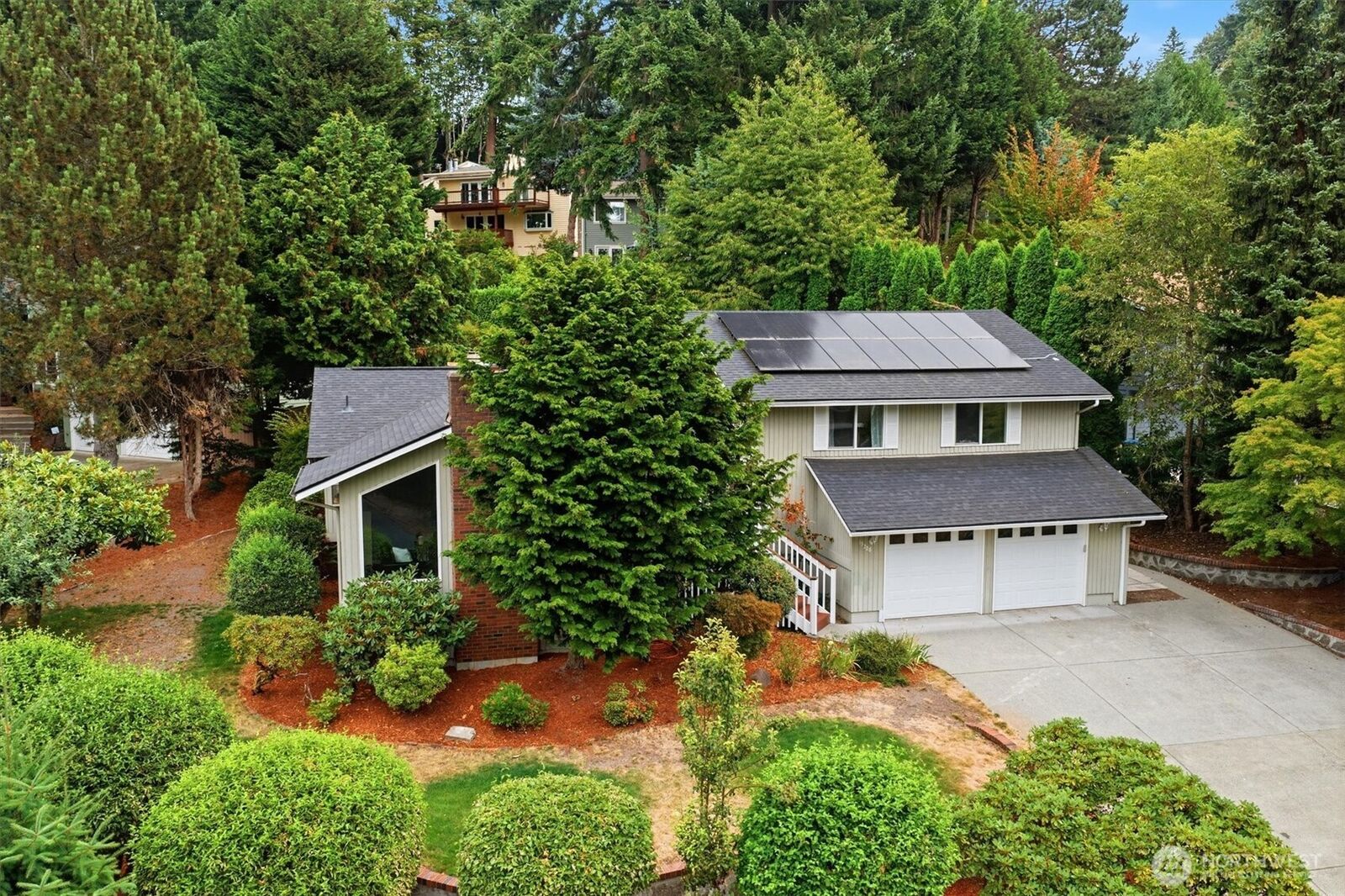 Property Photo: 15228 SE 49th Street WA 98006