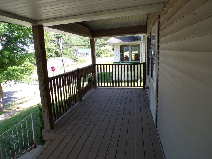 Property Photo: 822 N 4th Street IL 61074