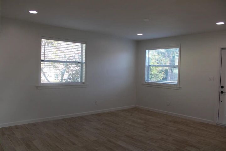 Property Photo:  47 SE 12th Street  FL 33004 