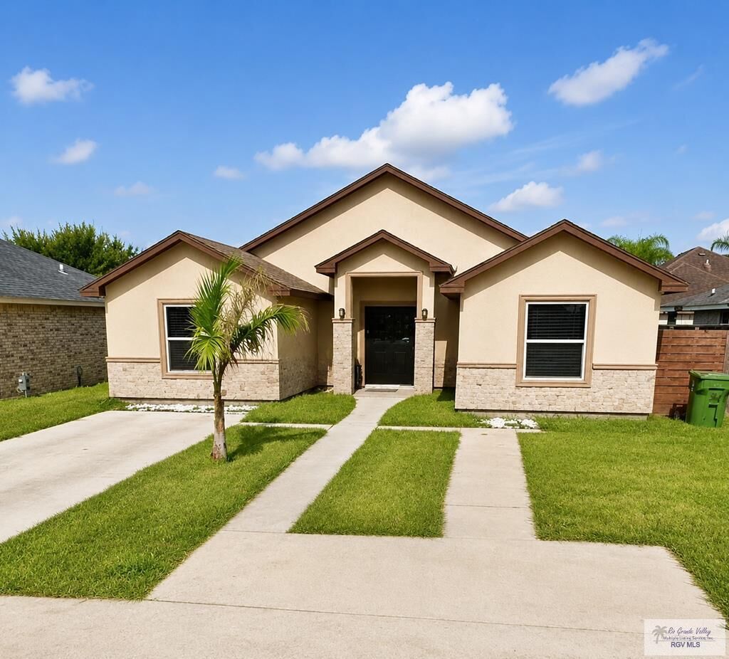 Property Photo:  326 Frambuesa Ln.  TX 78521 