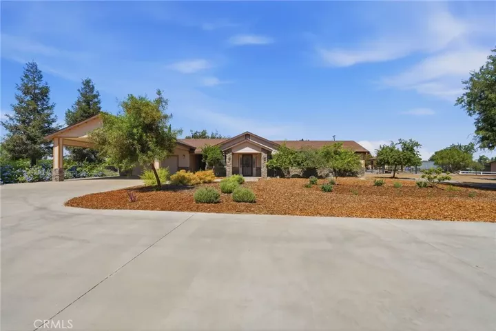 Property Photo:  597 Crawford  CA 93257 