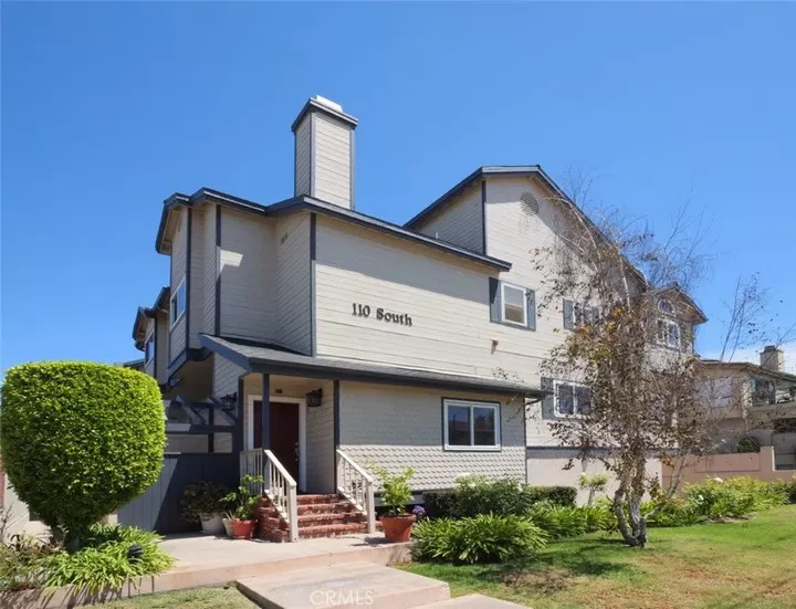 Property Photo:  110 S Prospect Avenue 6  CA 90277 