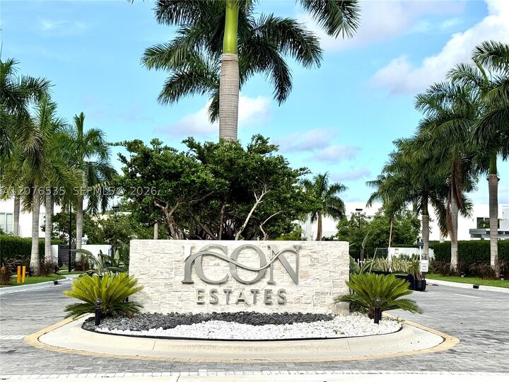 Property Photo:  10381 NW 67th Ter  FL 33178 