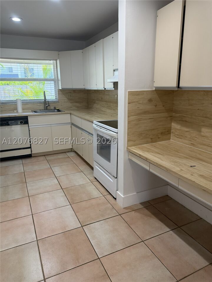 Property Photo:  8110 SW 82nd Ct 8110  FL 33143 