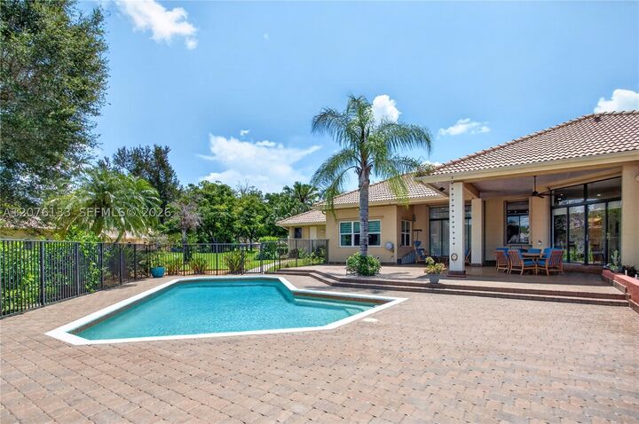 Property Photo:  2725 Hunter Rd  FL 33331 
