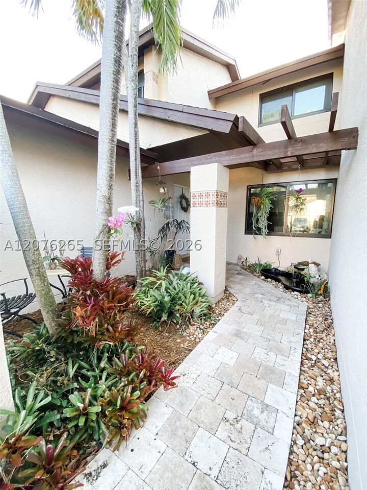 Property Photo: 10050 SW 137th Ct FL 33186