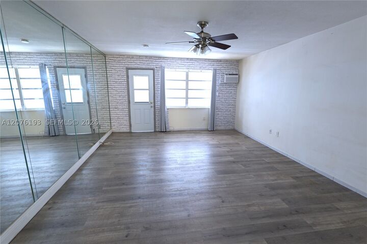 Property Photo:  1245 Pennsylvania Ave 8  FL 33139 