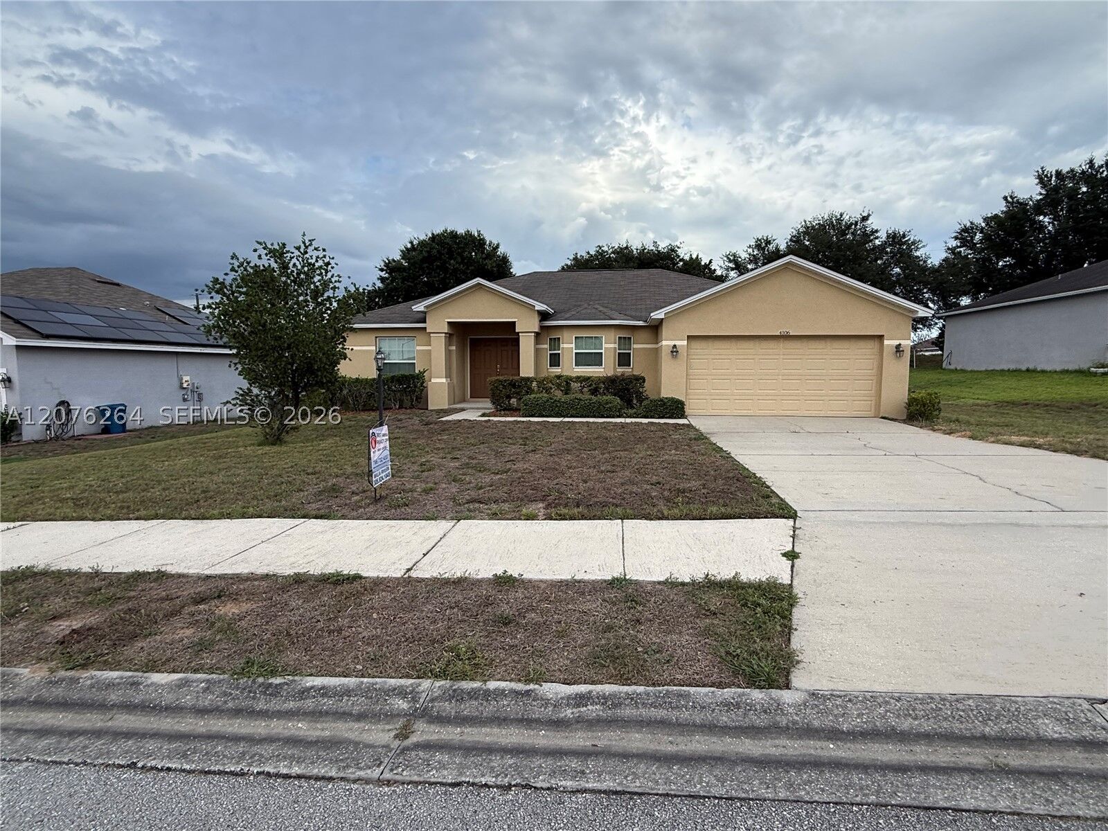 Property Photo:  4106 Dinner Lake Way  FL 33859 