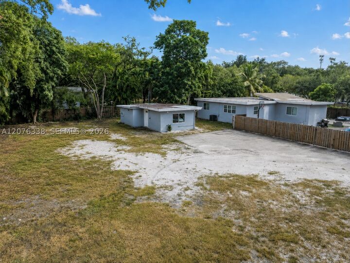 Property Photo:  3981 SW 58th St B  FL 33312 