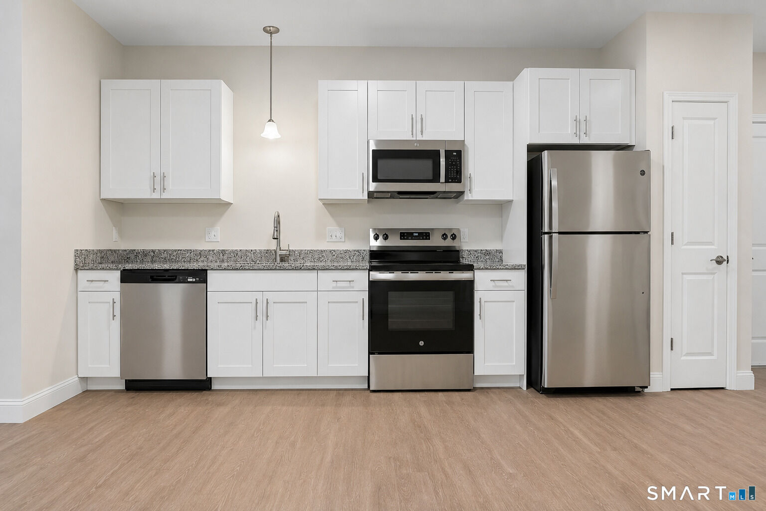 Property Photo:  55 Steele Boulevard 306  CT 06037 