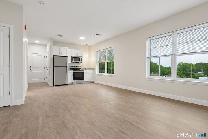 Property Photo:  55 Steele Boulevard 104  CT 06037 
