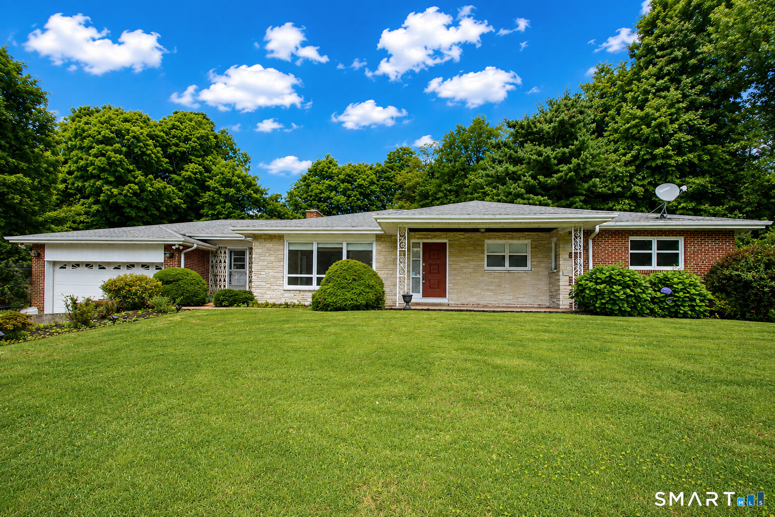 Property Photo: 85 Center Street CT 06716