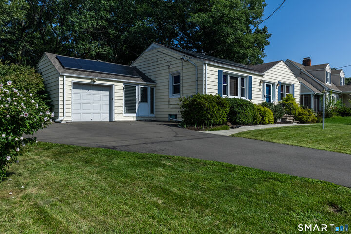 Property Photo:  103 Richmond Avenue  CT 06516 